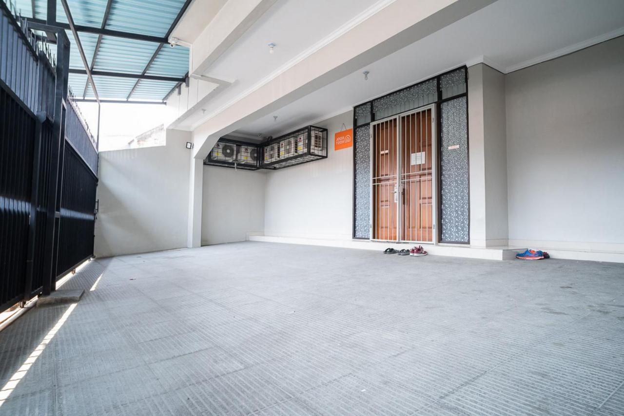 Koolkost Near Pasar Baru Hotel Jacarta Exterior foto